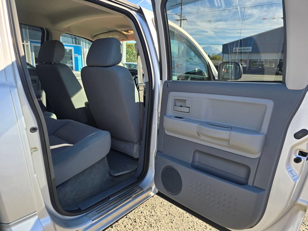 Used 2005 Dodge Dakota SLT w/ Trailer Tow Group AWD/4WD image 11