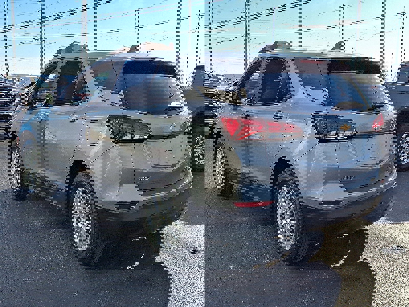 Used 2024 Chevrolet Equinox LS w/ LS Convenience Package image 4