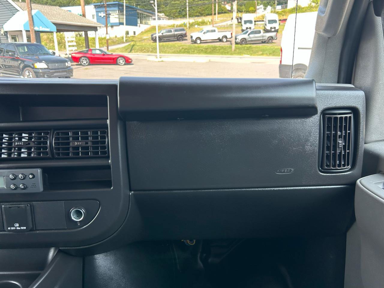 Used 2024 Chevrolet Express 3500 w/ Power Convenience Package RWD image 19