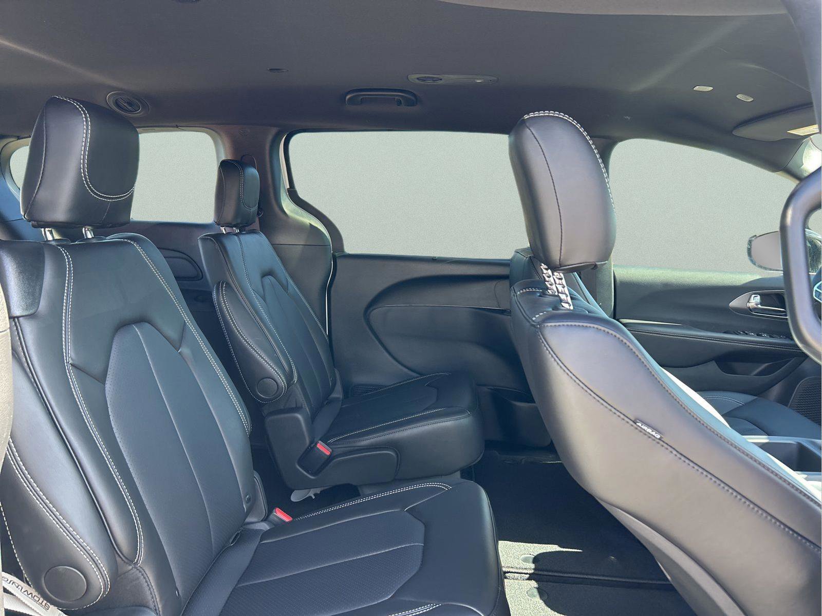 New 2026 Chrysler Voyager LX image 11