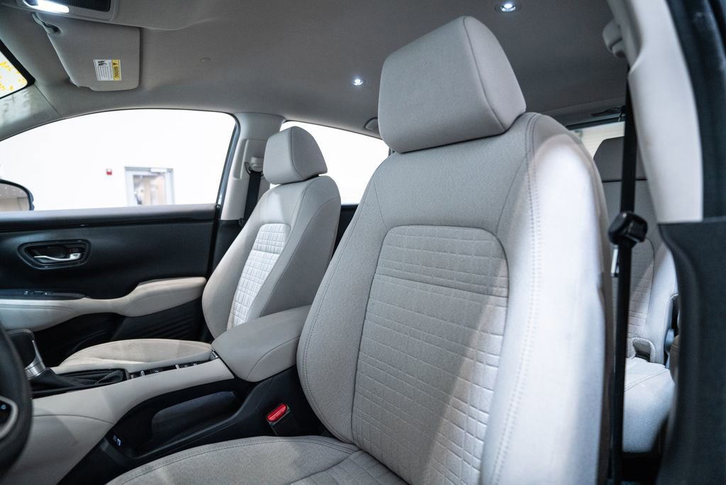 Used 2023 Honda HR-V LX image 6