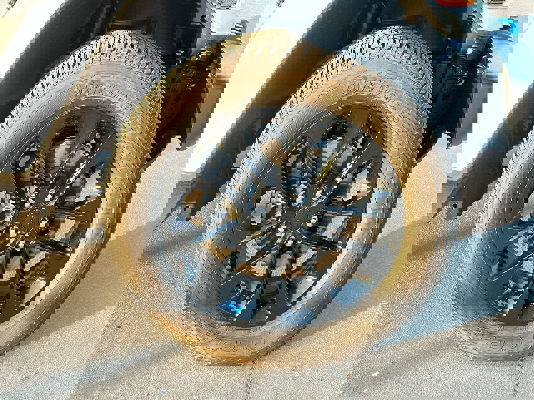 New 2023 Jeep Wrangler Sahara w/ Cold Weather Group image 10