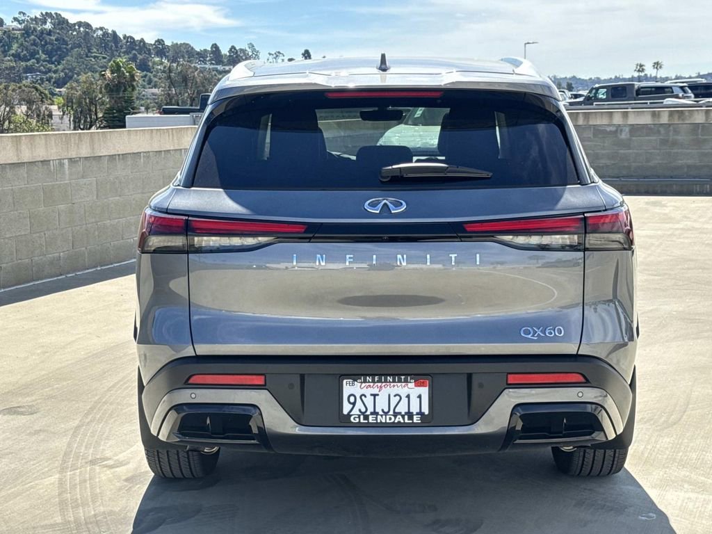 Certified 2025 INFINITI QX60 Luxe image 5