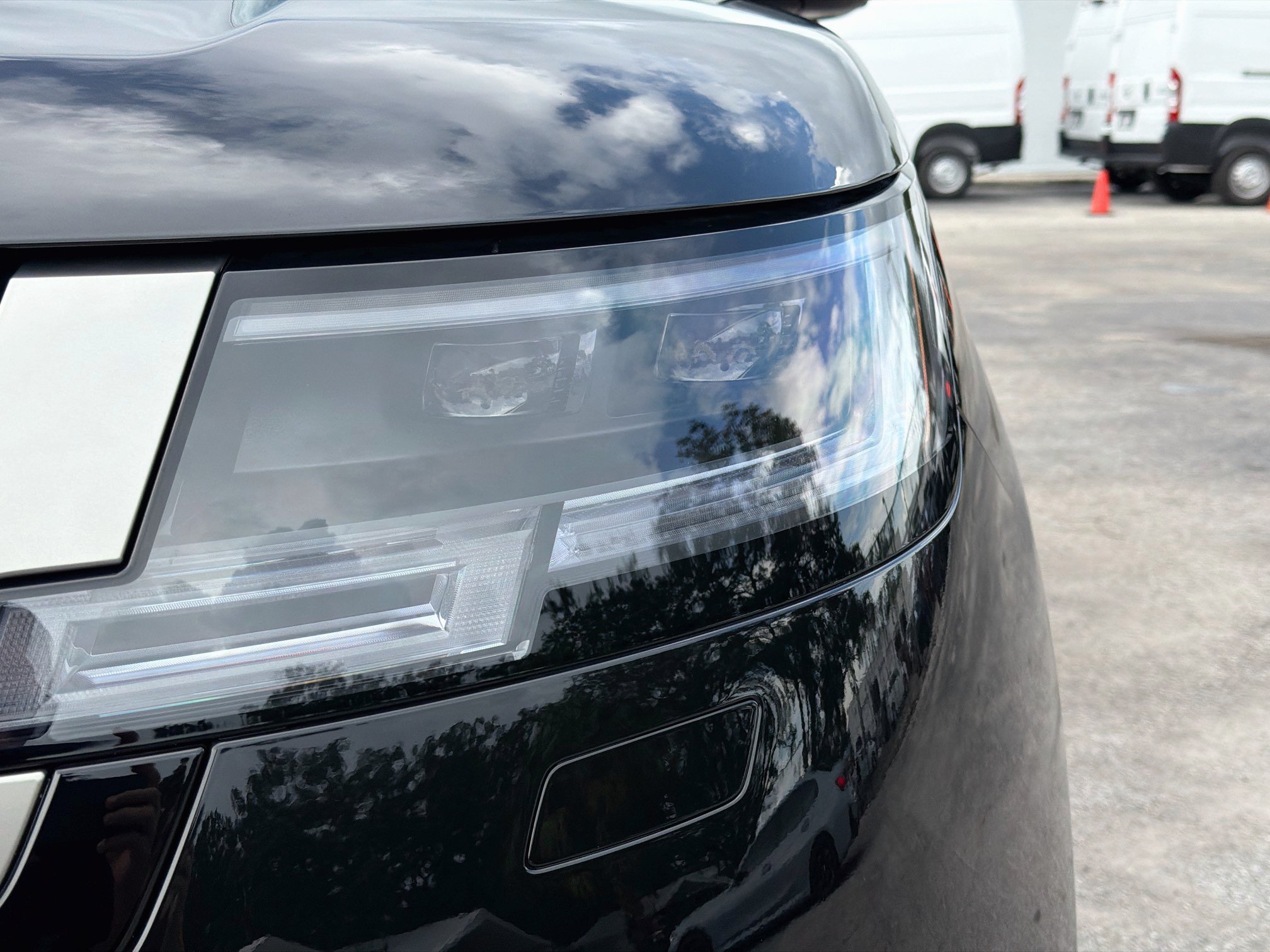 New 2026 Land Rover Range Rover SE AWD/4WD image 9