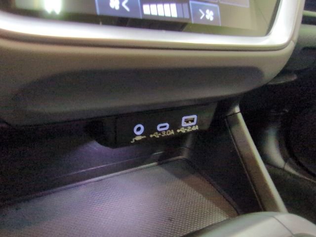 Used 2024 Subaru Crosstrek 2.0i Premium AWD/4WD image 9