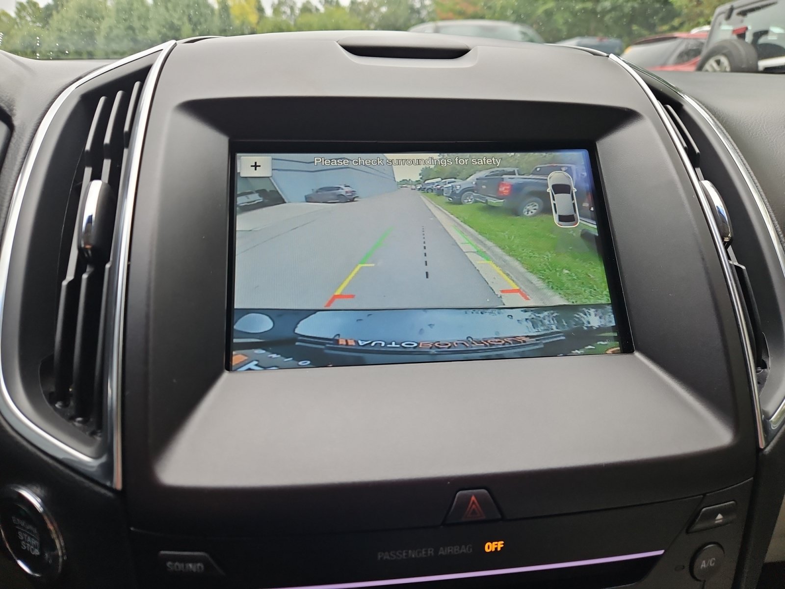 Used 2018 Ford Edge Titanium FWD image 19