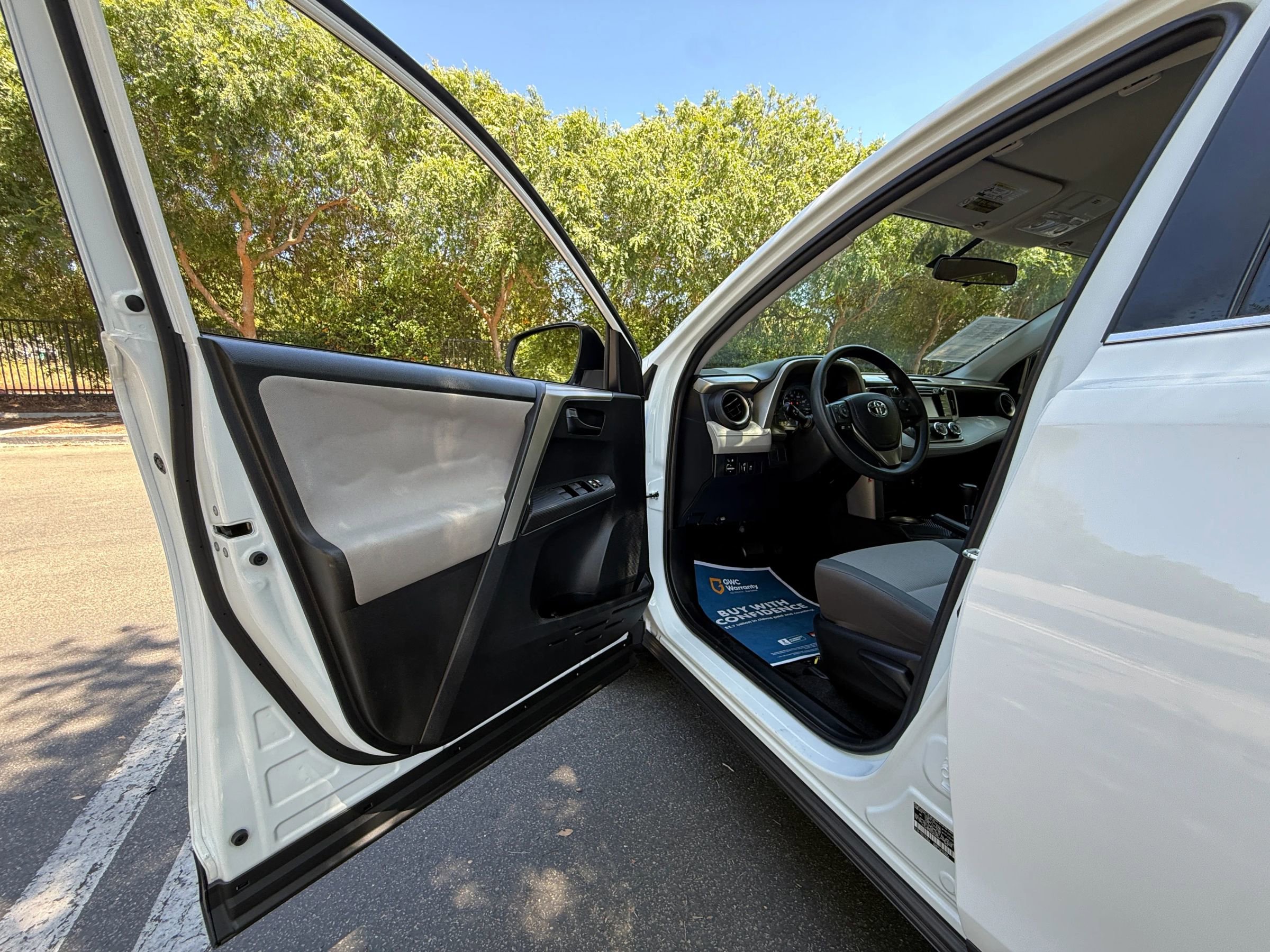 Used 2015 Toyota RAV4 LE image 10