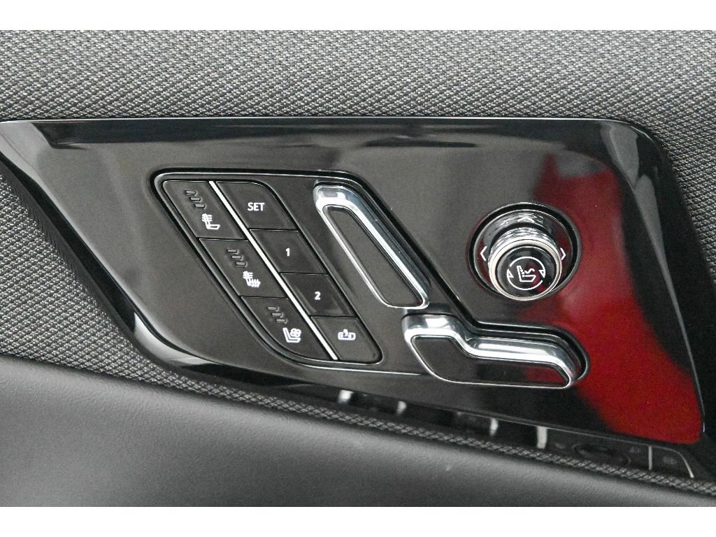New 2026 Cadillac Optiq V w/ Carbon Fiber Package image 25