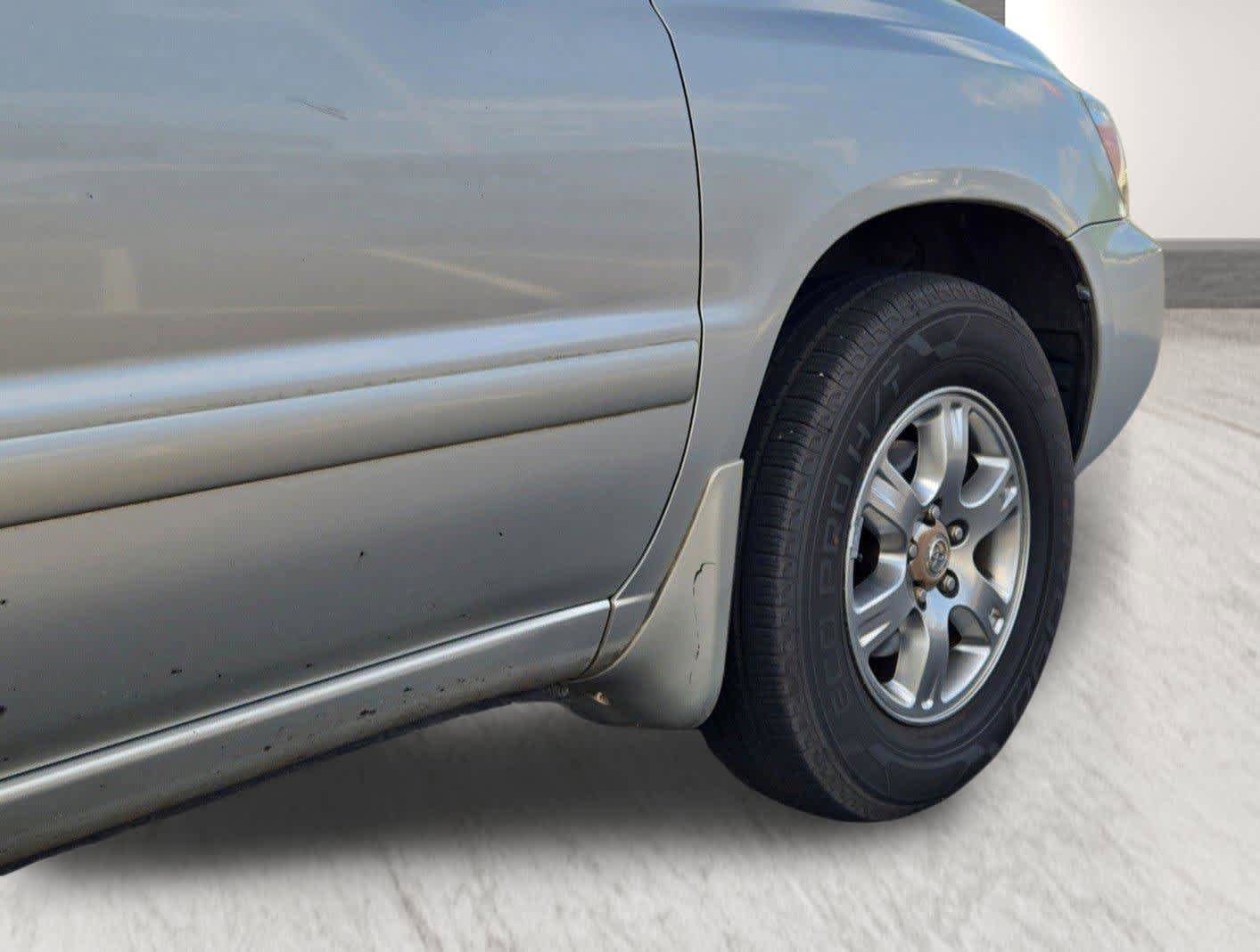 Used 2005 Toyota Highlander 2WD V6 w/ 3rd Row image 27