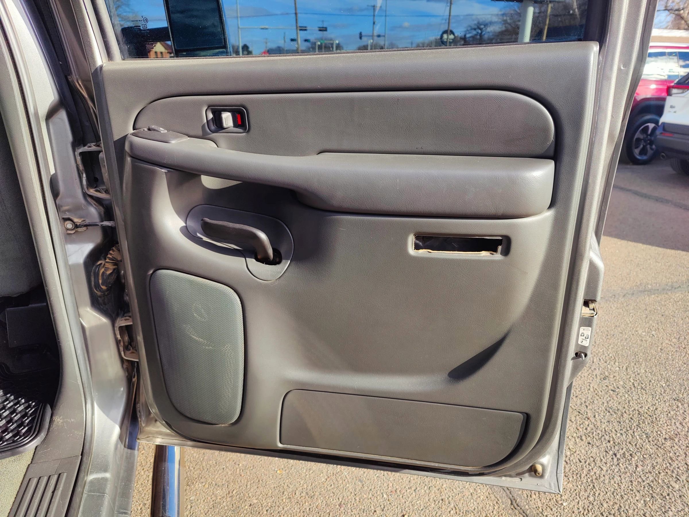 Used 2006 GMC Sierra 3500 SLE w/ Heavy-Duty Power Package AWD/4WD image 11