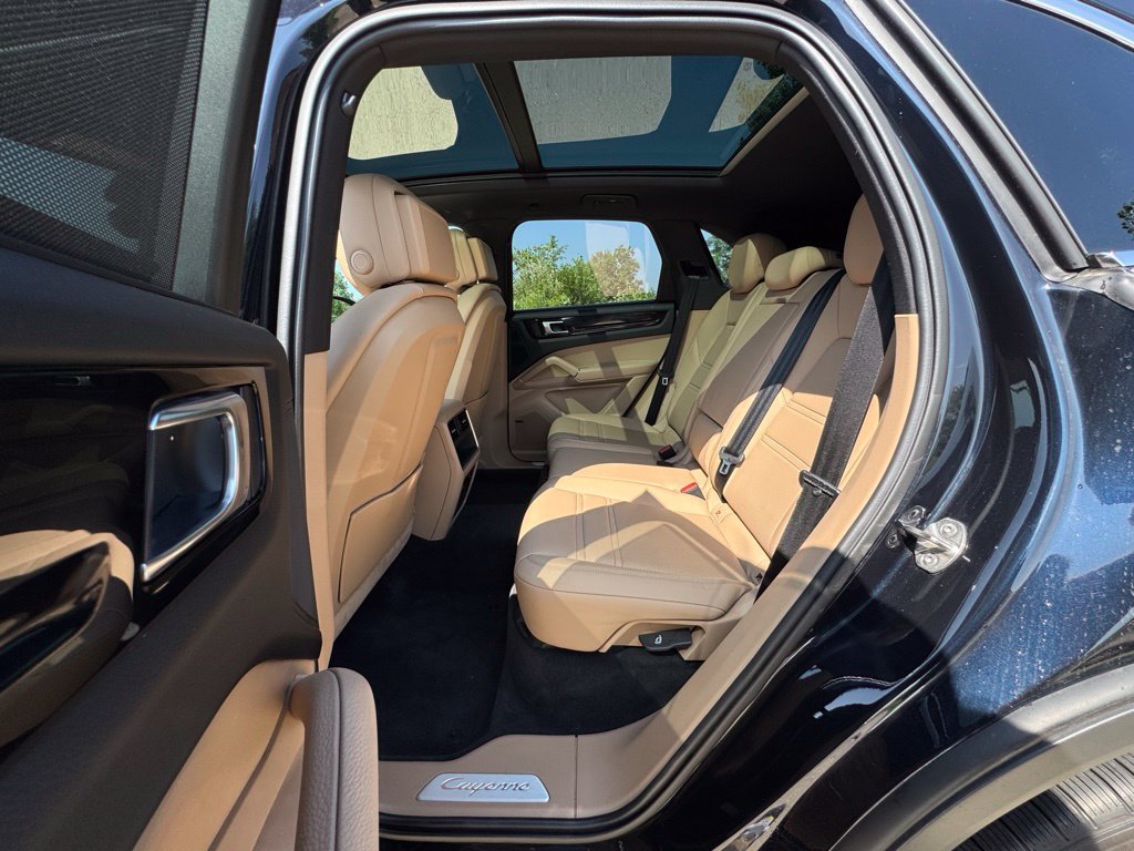Certified 2023 Porsche Cayenne AWD/4WD image 29
