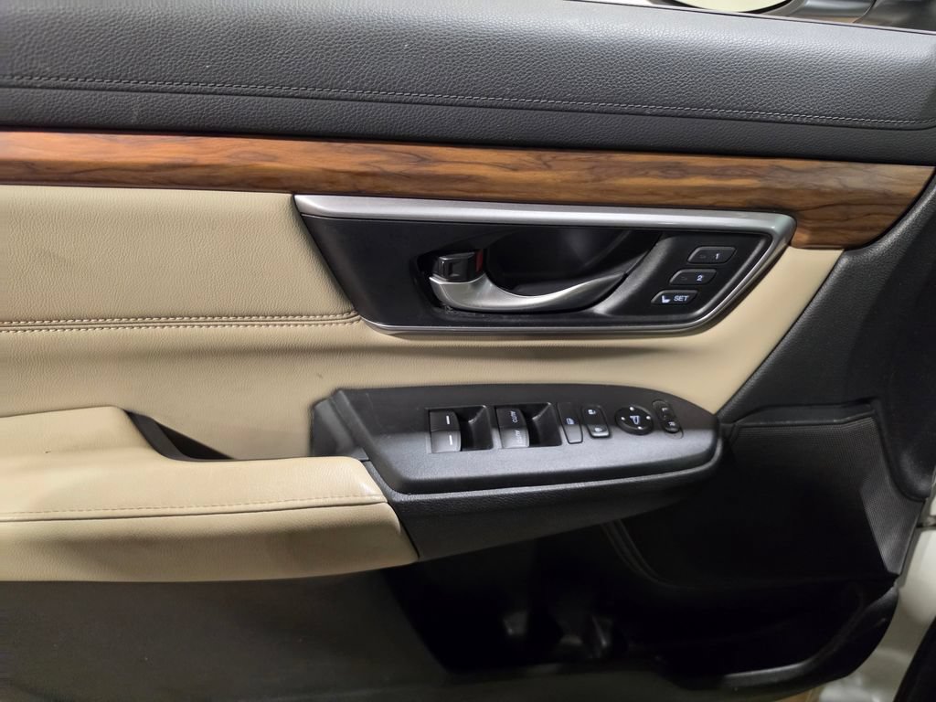 Used 2018 Honda CR-V Touring image 5