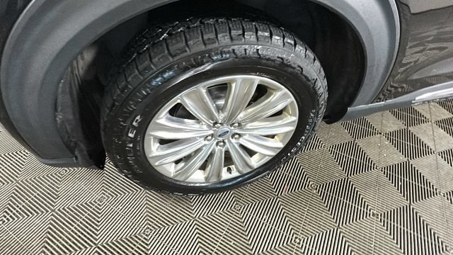 Used 2022 Ford Explorer Limited w/ Equipment Group 301A AWD/4WD image 10
