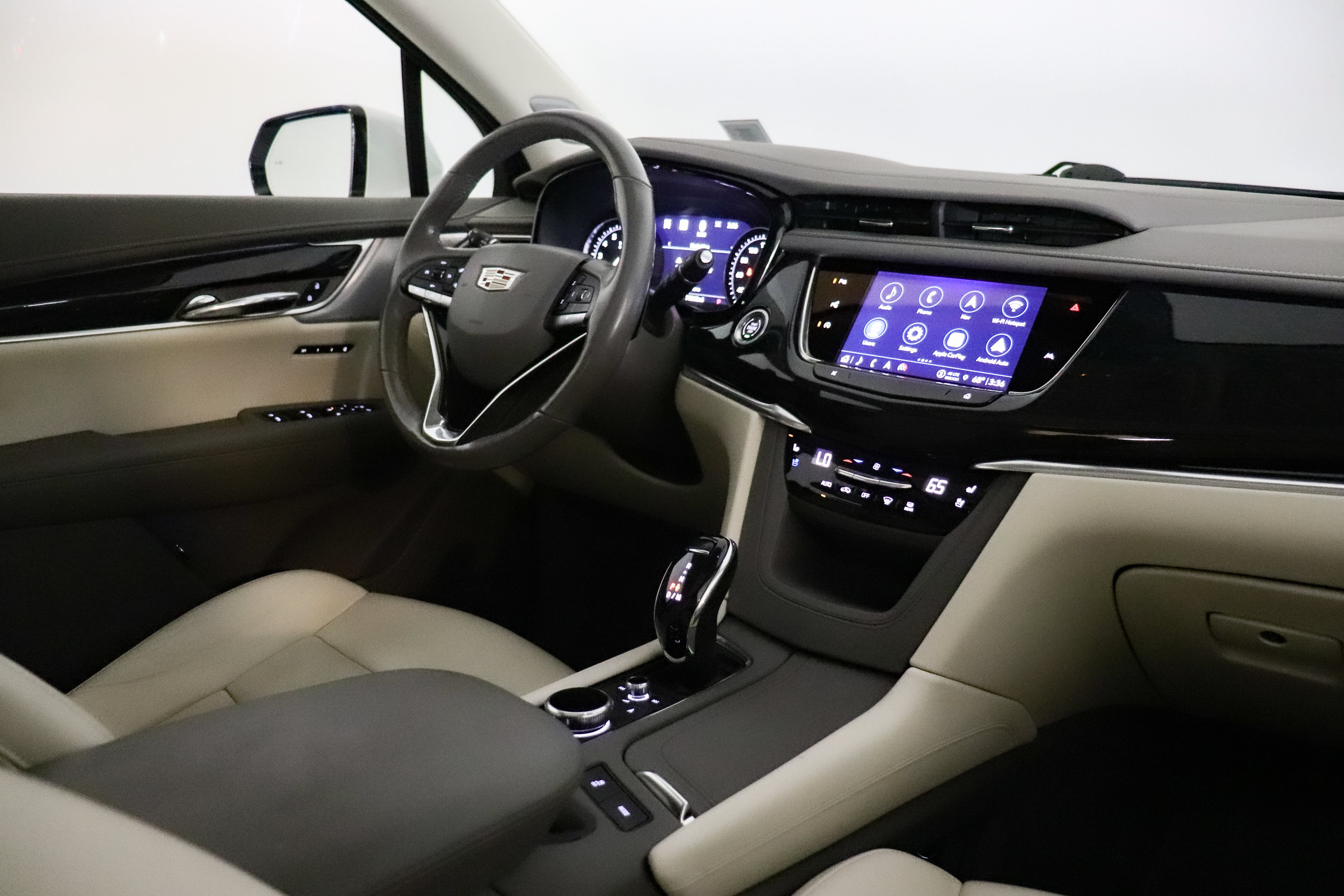Used 2024 Cadillac XT6 Premium Luxury w/ Technology Package AWD/4WD image 29