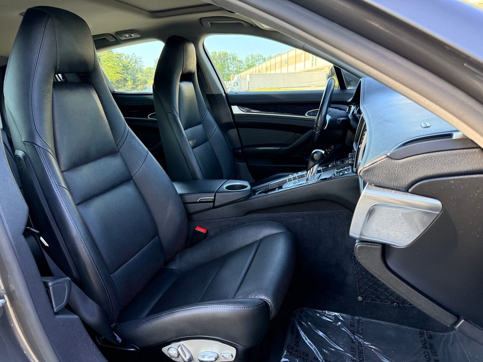 Used 2015 Porsche Panamera 4 image 38