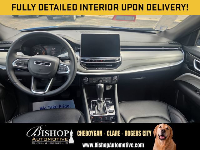 Used 2024 Jeep Compass Limited AWD/4WD image 3