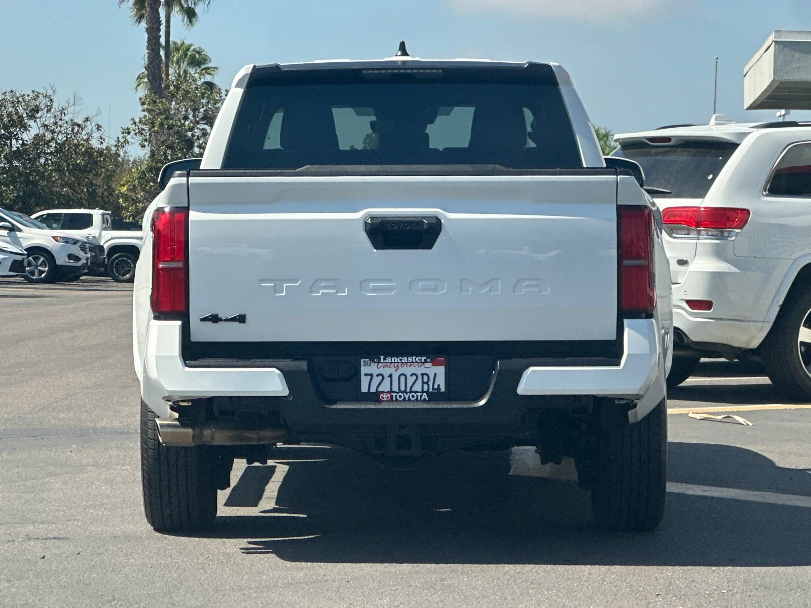 Used 2024 Toyota Tacoma SR5 AWD/4WD image 4