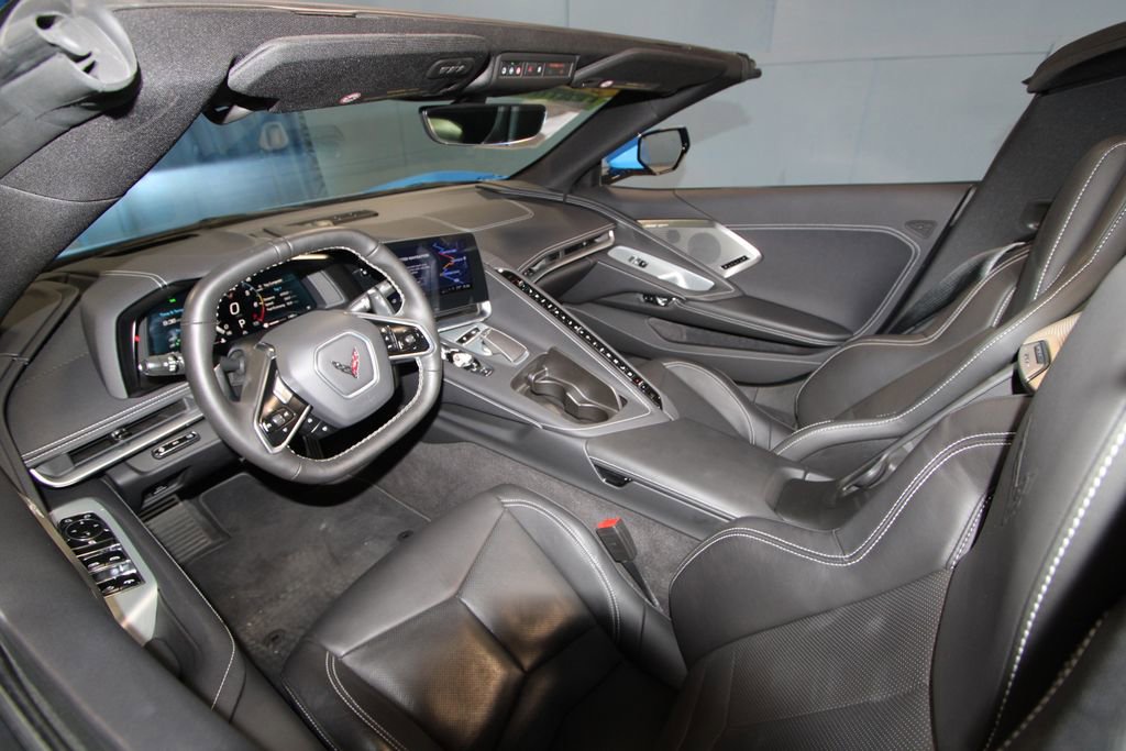 Used 2023 Chevrolet Corvette Stingray Preferred Conv w/ Battery Protection Package image 2