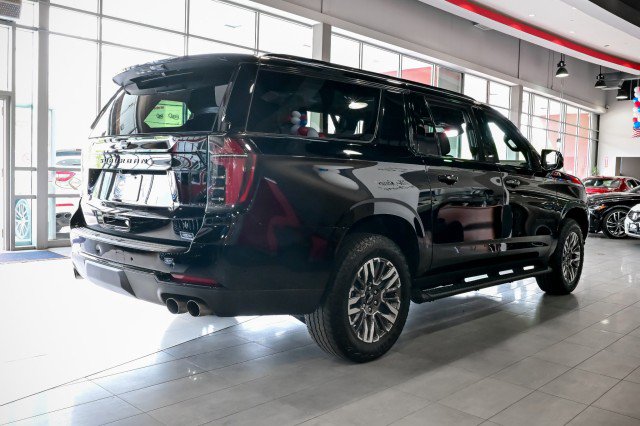 Used 2025 Chevrolet Suburban Z71 AWD/4WD image 5