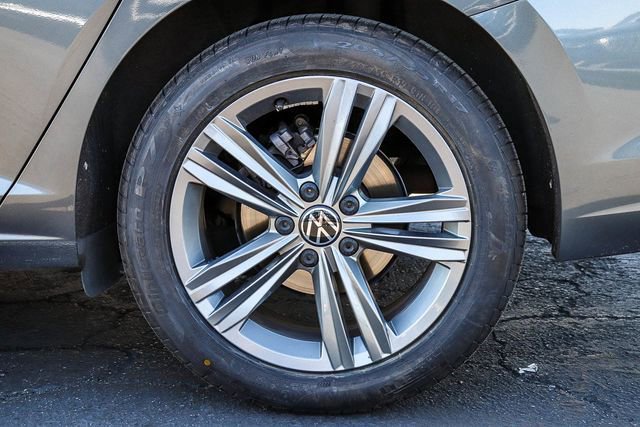 Used 2024 Volkswagen Jetta SE image 12