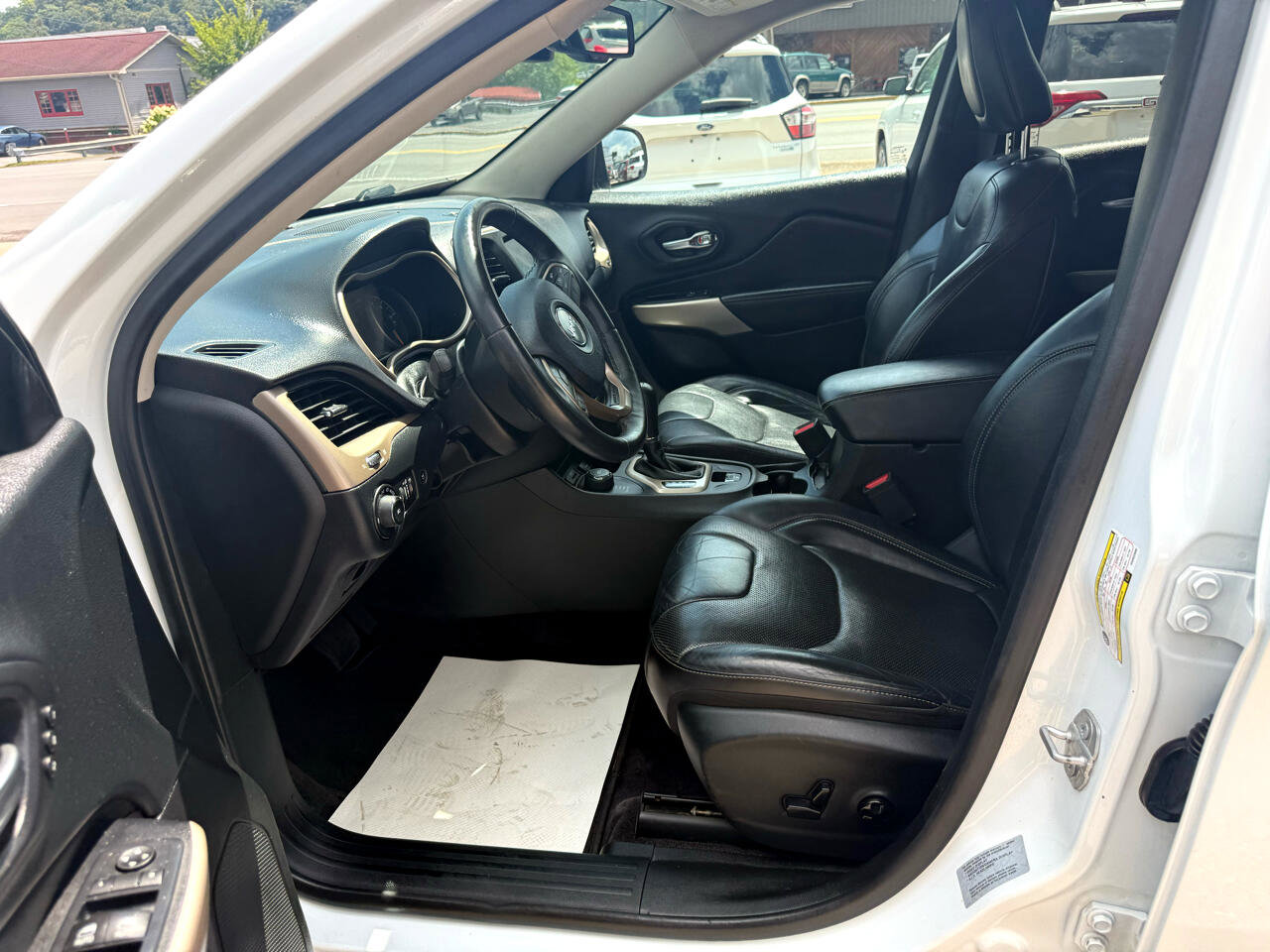 Used 2017 Jeep Cherokee High Altitude w/ Luxury Group image 22