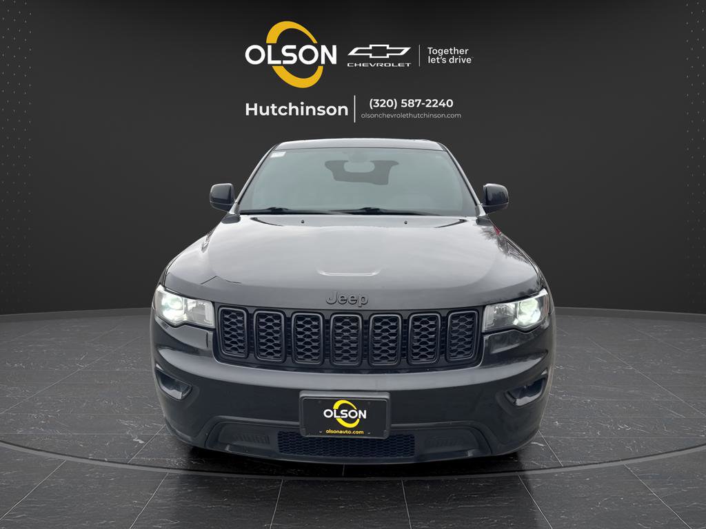 Used 2018 Jeep Grand Cherokee Altitude image 2