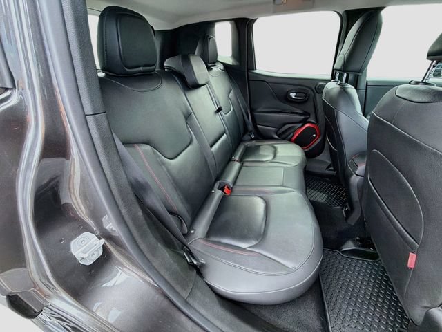 Used 2017 Jeep Renegade Trailhawk w/ Premium Trailhawk Package AWD/4WD image 28
