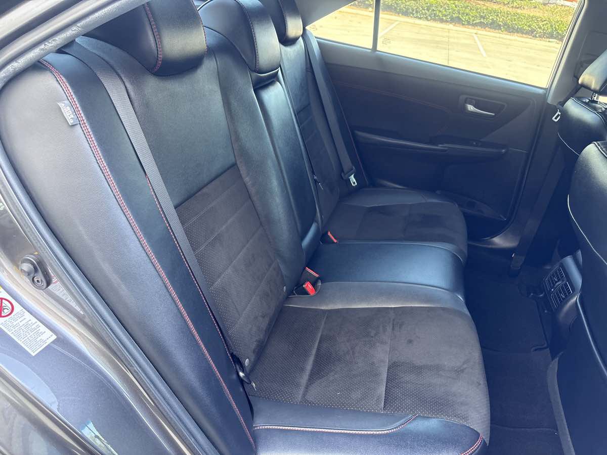 Used 2015 Toyota Camry XSE FWD image 13