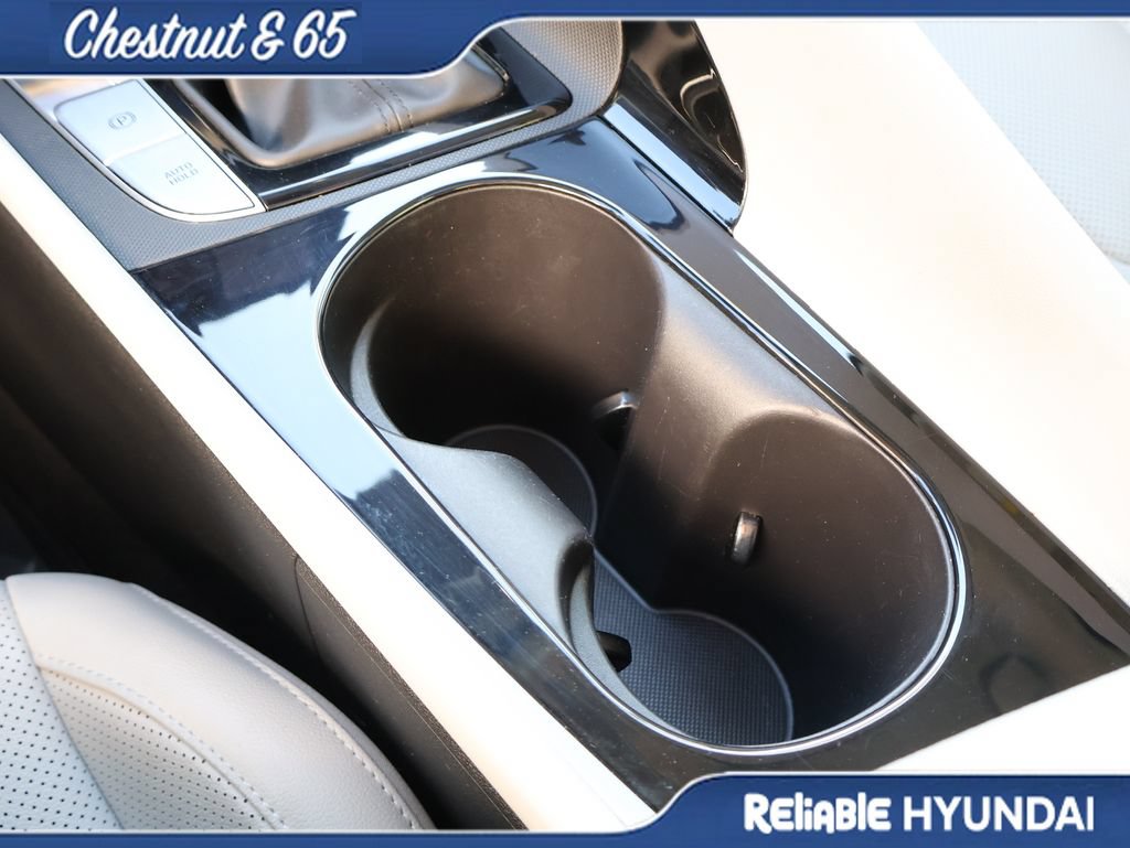 Certified 2024 Hyundai Elantra Limited FWD image 40