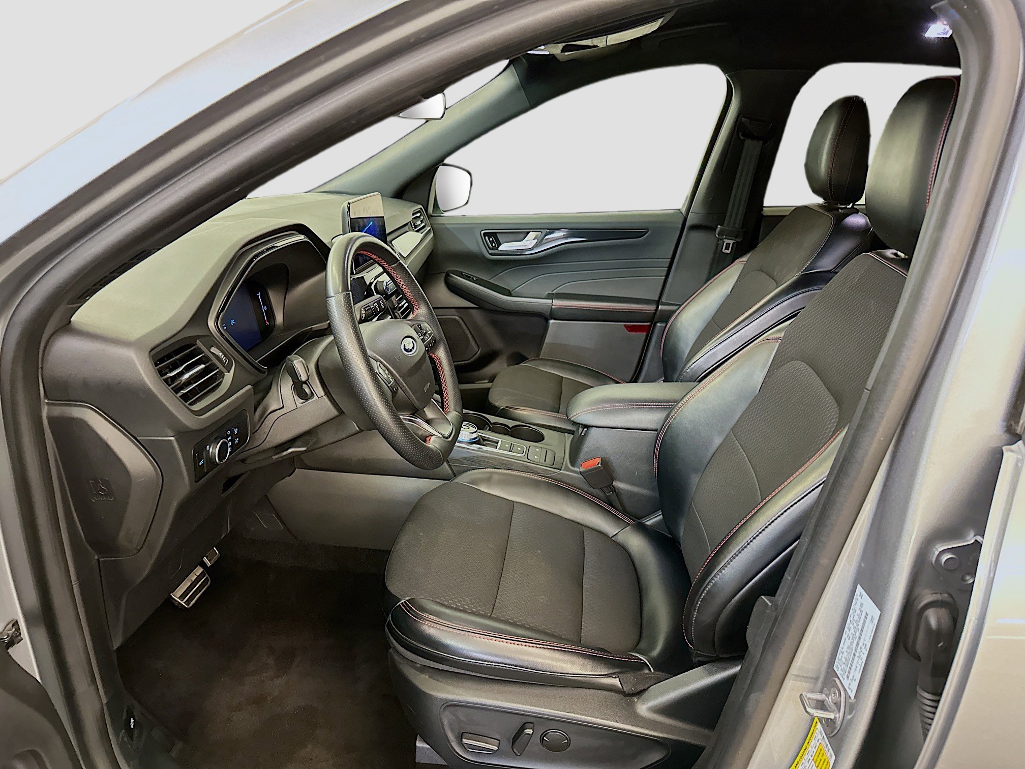 Used 2024 Ford Escape ST-Line image 13