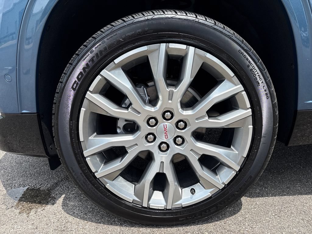 Certified 2025 GMC Acadia Denali w/ Super Cruise Package FWD image 34