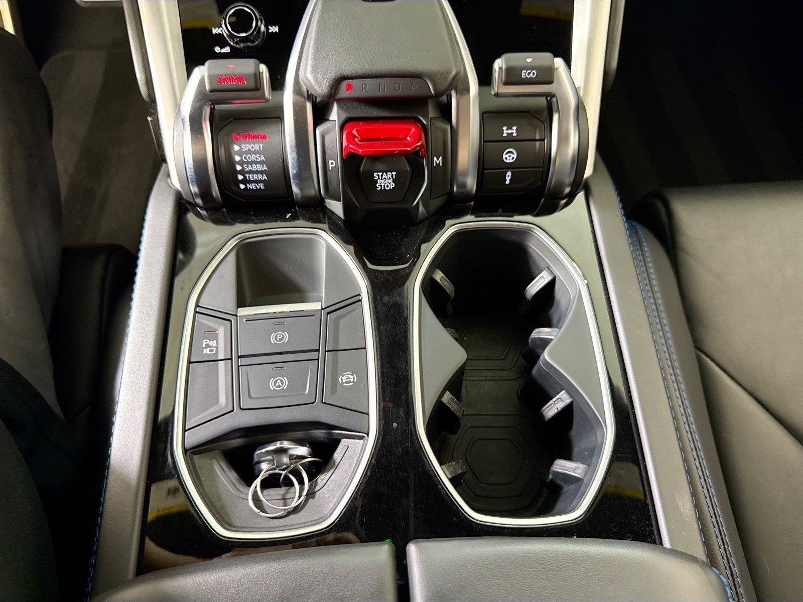 Used 2020 Lamborghini Urus AWD/4WD image 18