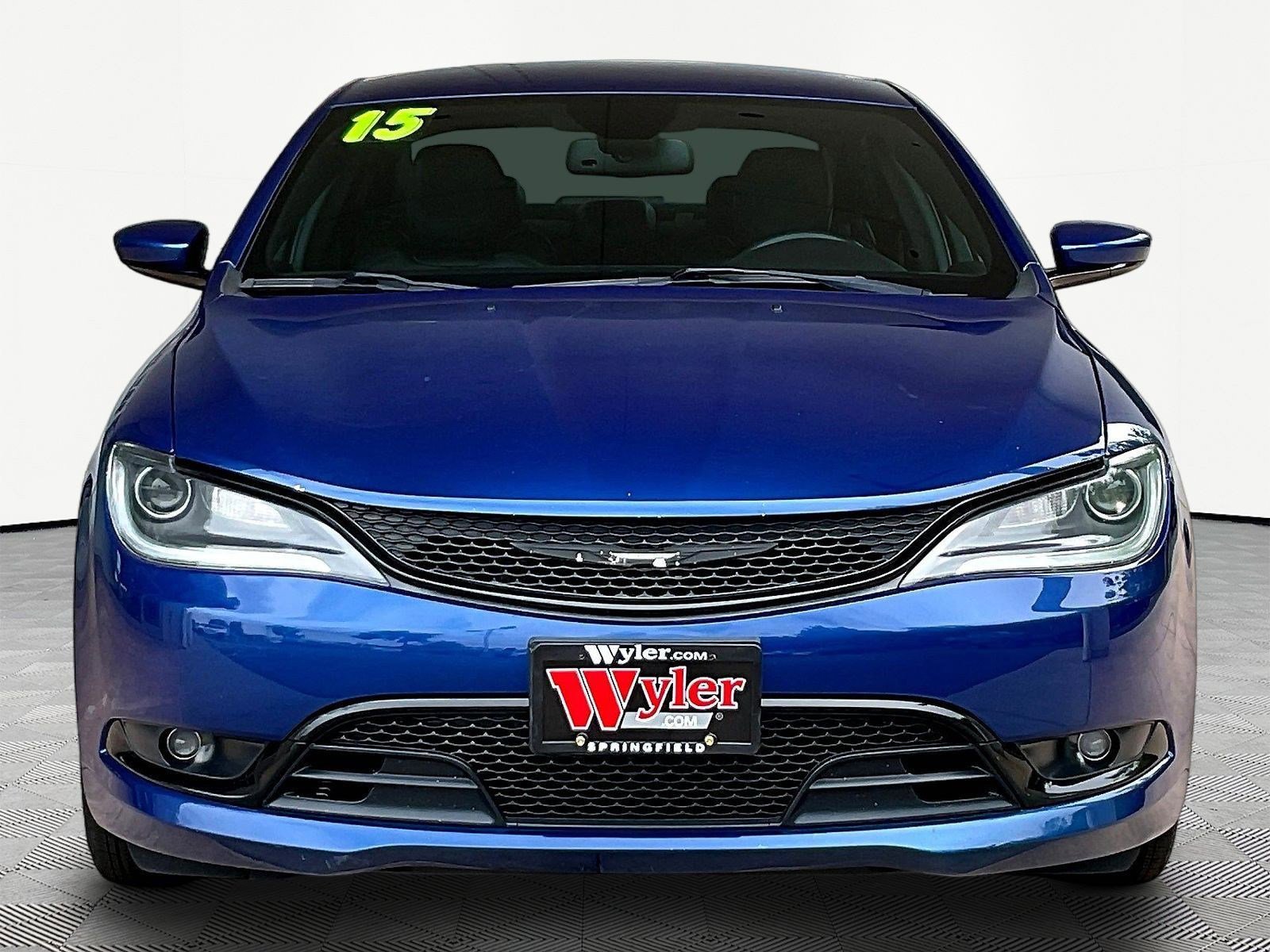 Used 2015 Chrysler 200 S w/ Comfort Group FWD image 2