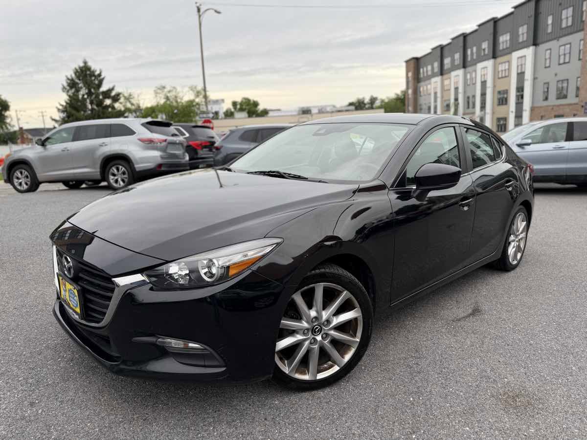 Used 2017 MAZDA MAZDA3 Touring FWD image 3