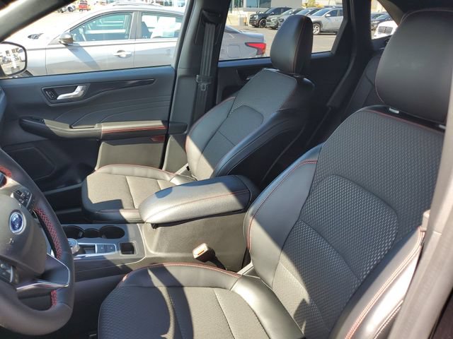Used 2024 Ford Escape ST-Line w/ Tech Pack #1 AWD/4WD image 8