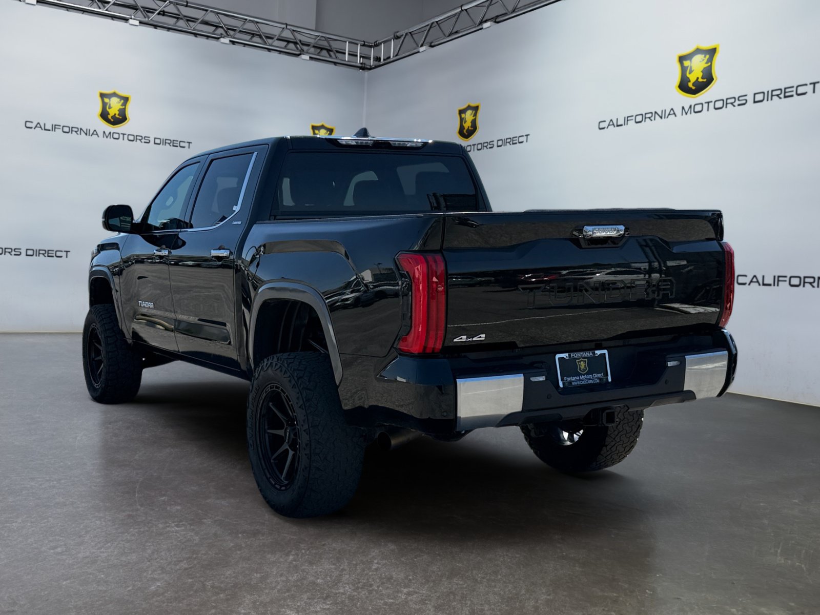 Used 2025 Toyota Tundra Limited AWD/4WD image 3