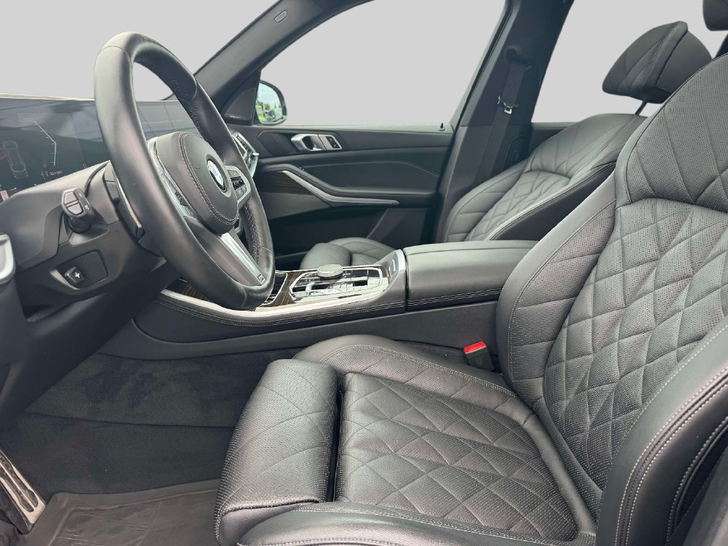 Used 2024 BMW X5 xDrive40i w/ M Sport Package AWD/4WD image 13