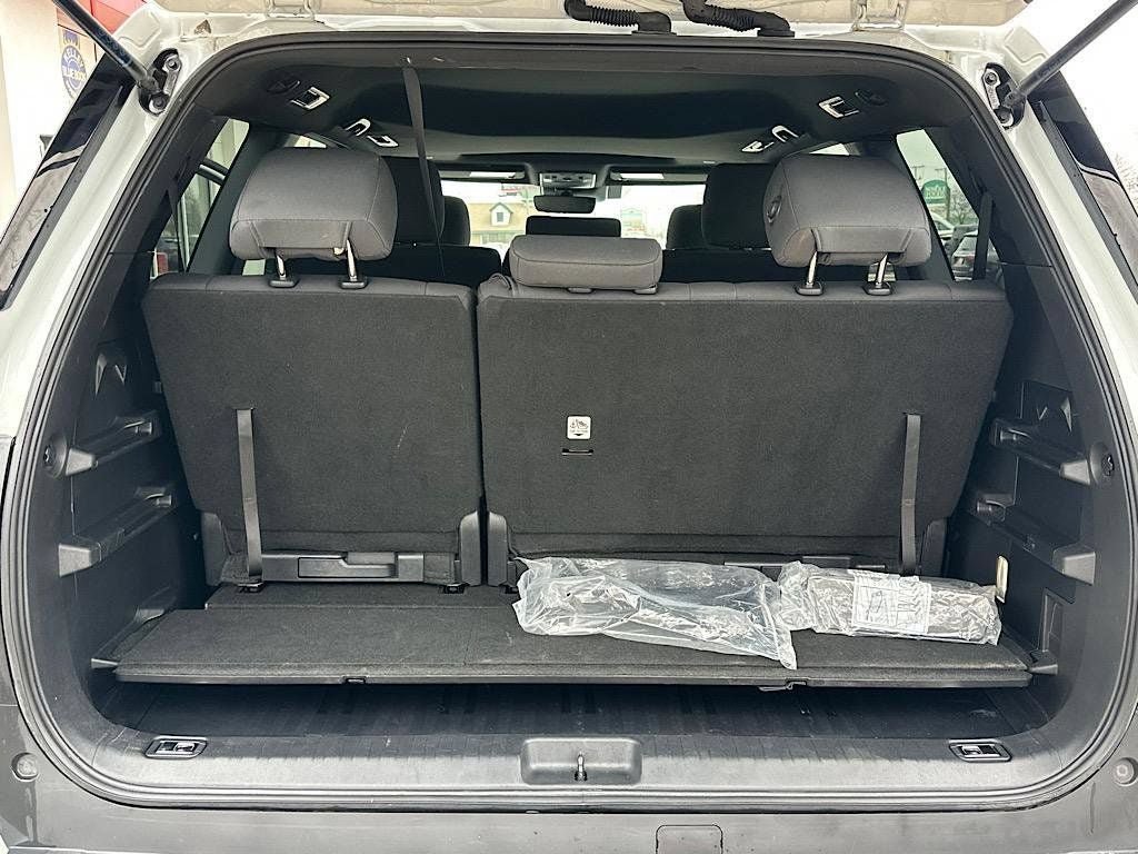Certified 2025 Toyota Sequoia SR5 AWD/4WD image 14