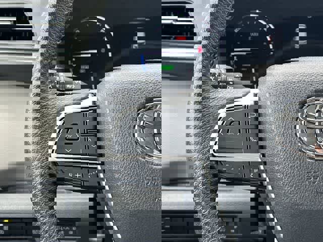 Used 2023 Toyota Sienna XLE image 9