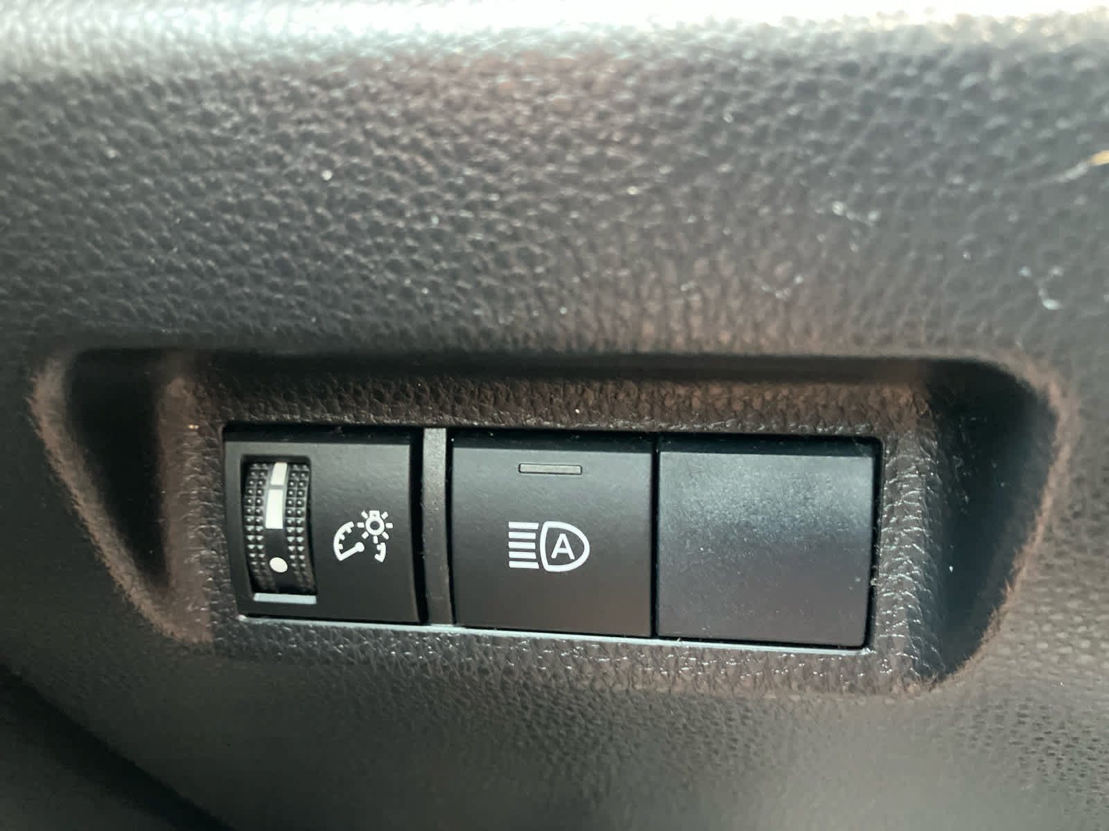 Used 2020 Toyota RAV4 LE w/ All Weather Liner Package AWD/4WD image 13