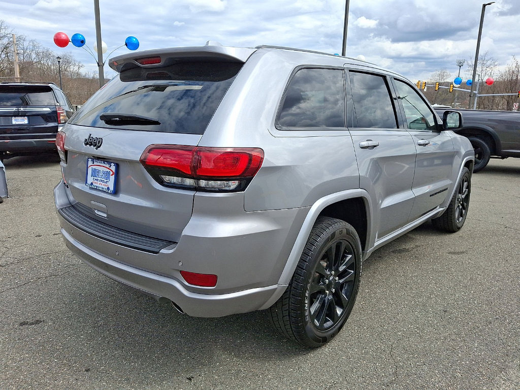 Used 2019 Jeep Grand Cherokee Altitude image 25