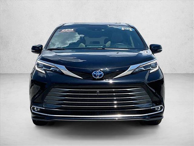Used 2025 Toyota Sienna Platinum AWD/4WD video 2