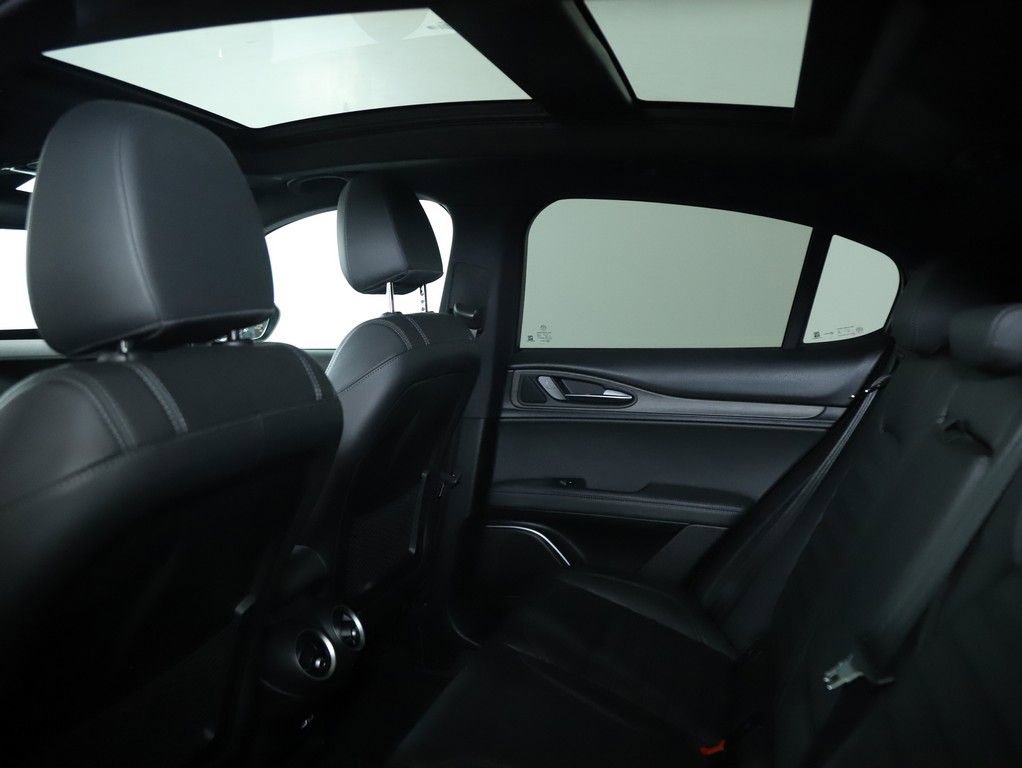 Used 2018 Alfa Romeo Stelvio Ti Sport image 15