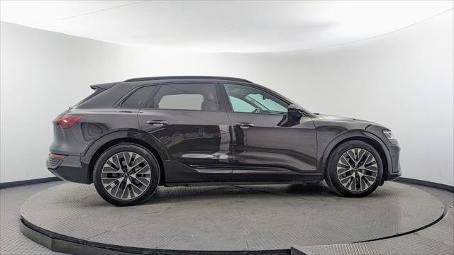 Used 2024 Audi Q8 e-tron Premium Plus AWD/4WD image 9