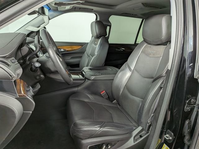 Used 2017 Cadillac Escalade Premium Luxury w/ LPO, Radiant Package image 20