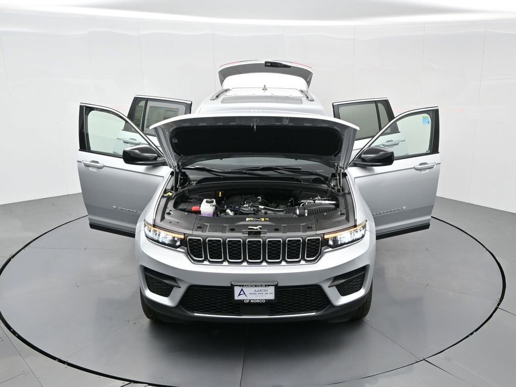 New 2025 Jeep Grand Cherokee Laredo X image 24