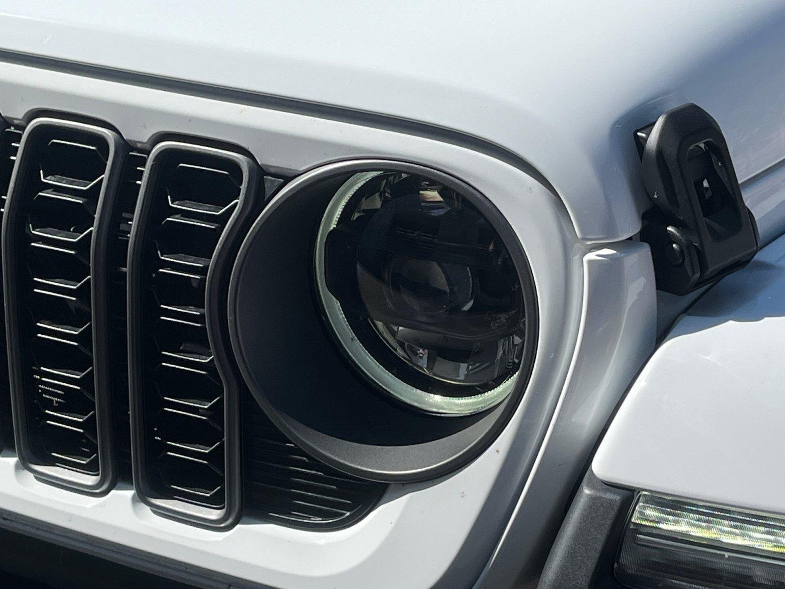 New 2026 Jeep Gladiator Sport AWD/4WD image 11