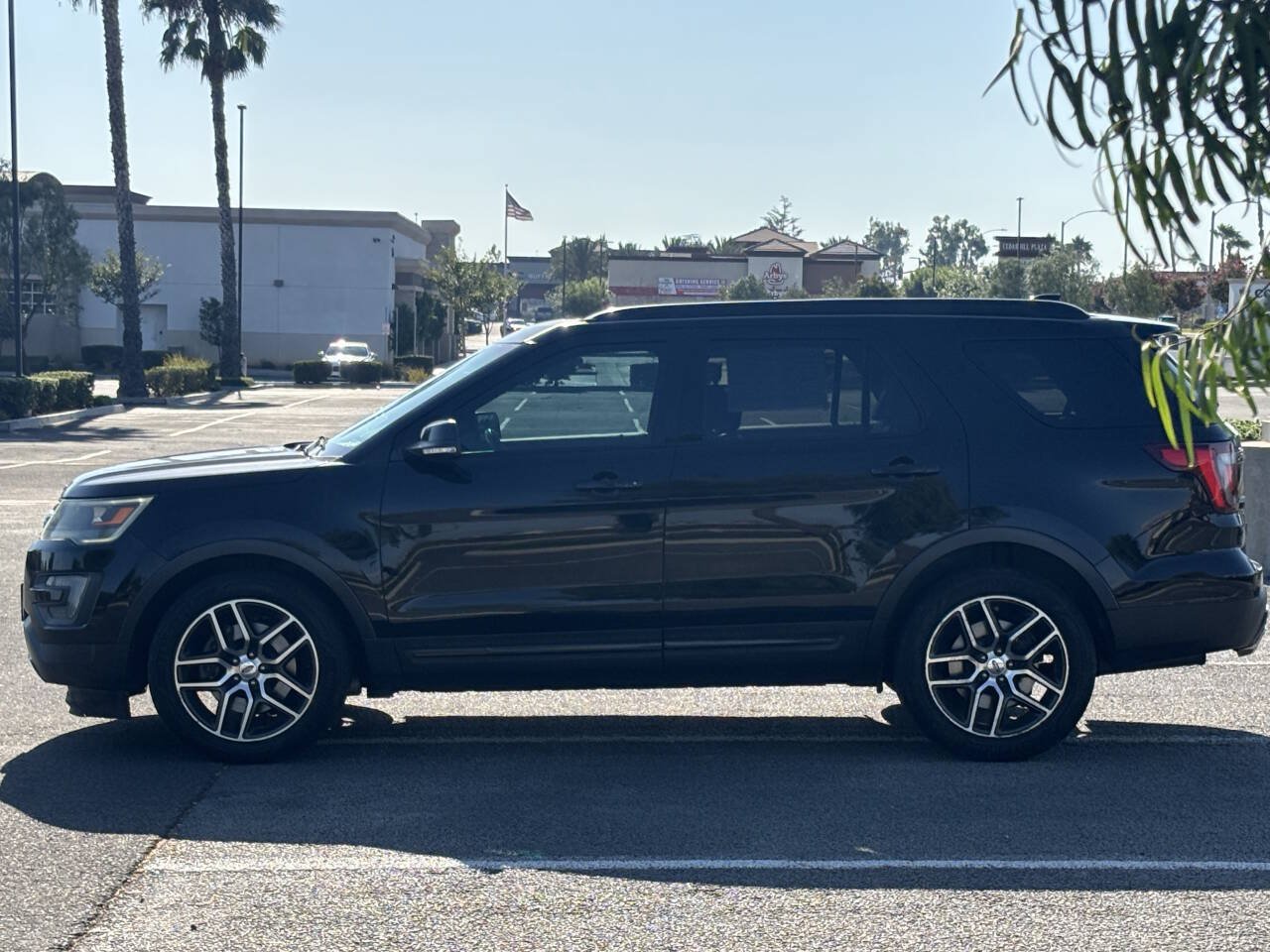 Used 2016 Ford Explorer Sport w/ Equipment Group 401A AWD/4WD image 4