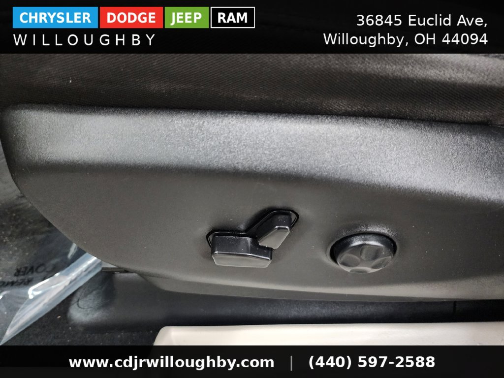 Used 2023 Chrysler Voyager LX FWD image 16