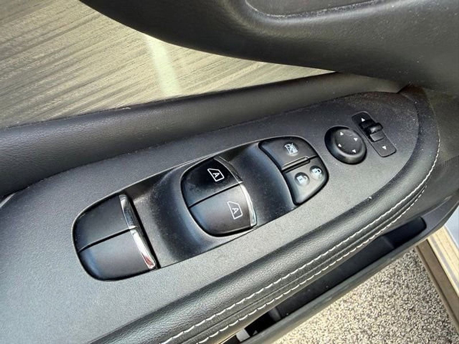 Used 2016 Nissan Murano SL w/ SL Technology Package AWD/4WD image 11